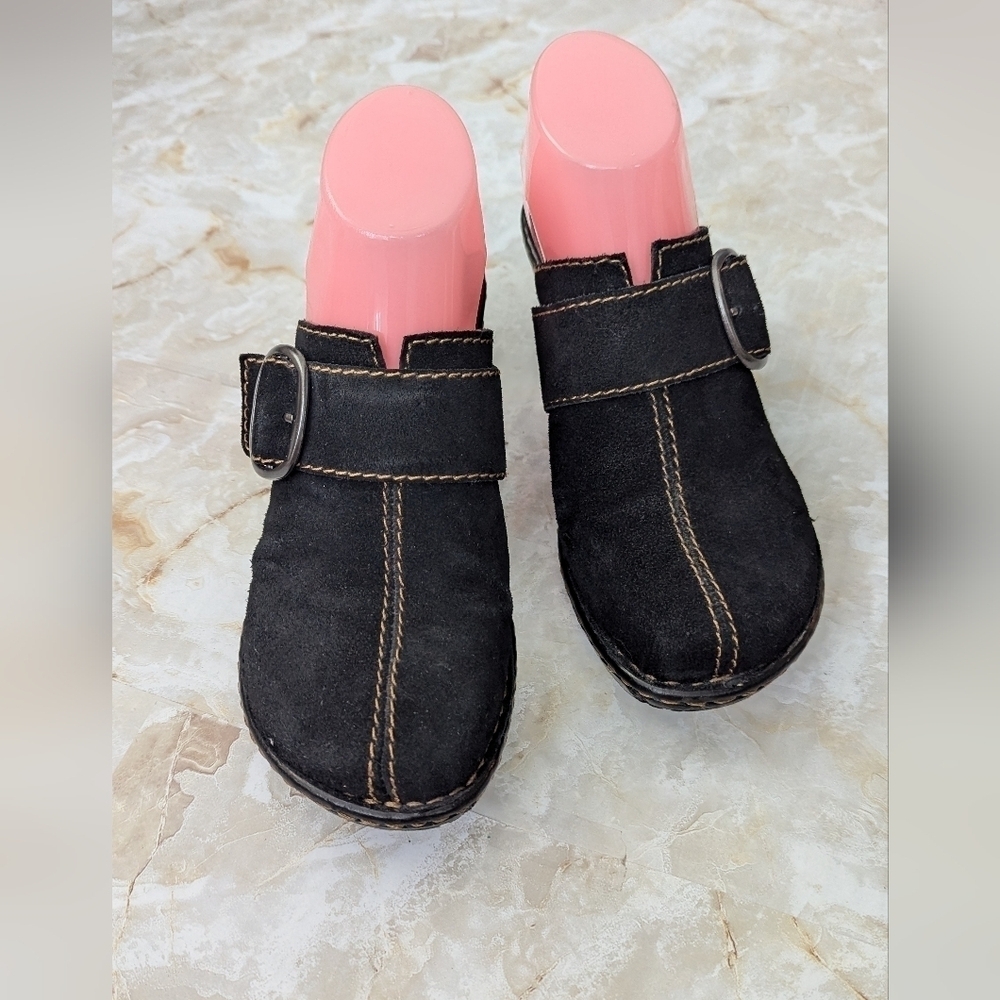 Born Woman's Suede Leather Slip On Wedge Heeled Strap Buckle Clogs Mules Sz8